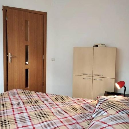 Spacious Flat, With Free Parking & Air Conditioning Floreşti Екстериор снимка