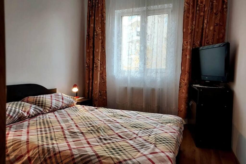 Spacious Flat, With Free Parking & Air Conditioning Floreşti Екстериор снимка