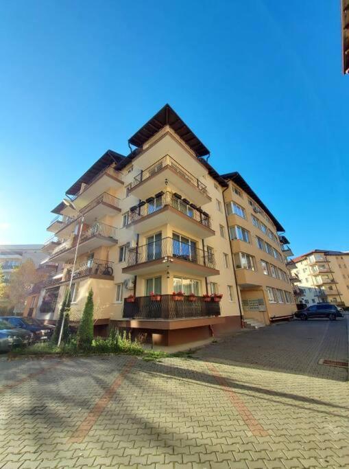 Spacious Flat, With Free Parking & Air Conditioning Floreşti Екстериор снимка