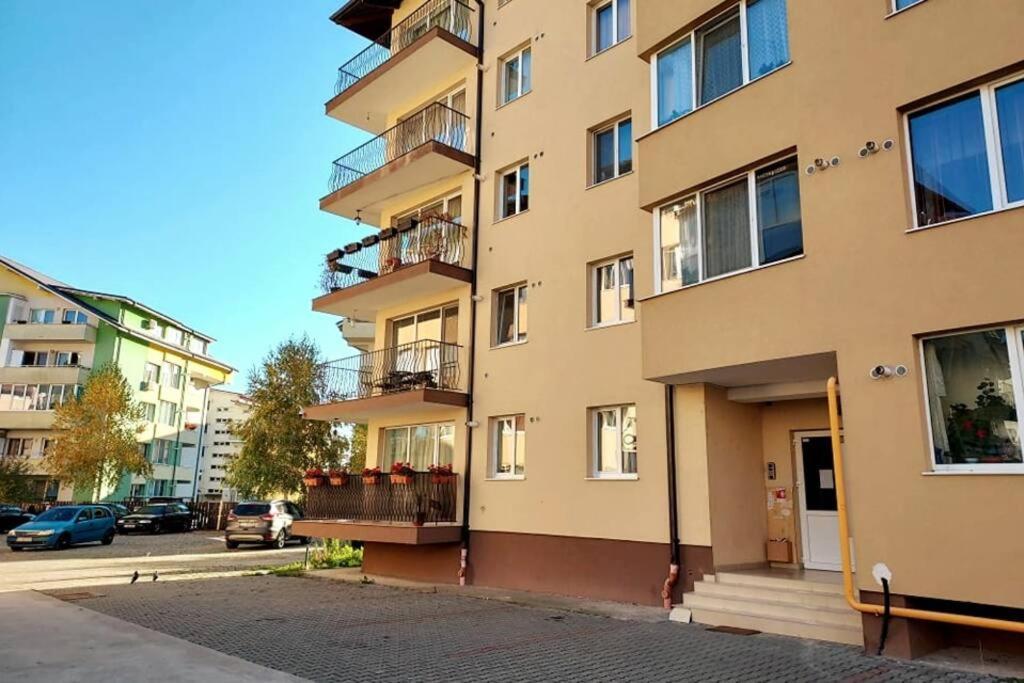 Spacious Flat, With Free Parking & Air Conditioning Floreşti Екстериор снимка