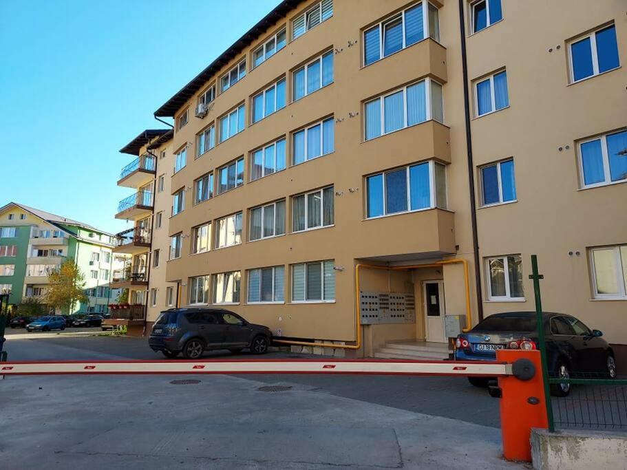 Spacious Flat, With Free Parking & Air Conditioning Floreşti Екстериор снимка